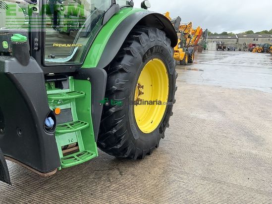 Tractor agrícola - John Deere - 6215r tractor (st24210)