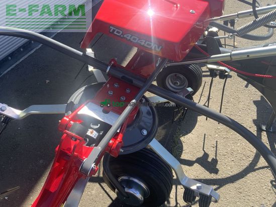 Henificador - Massey Ferguson - td404dn