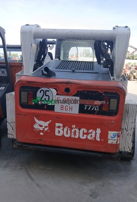 CARGADORA COMPACTA  ORUGAS  - T770 BOBCAT