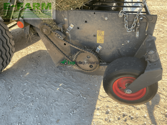 Empacadora gigant - Claas - quadrant 4000