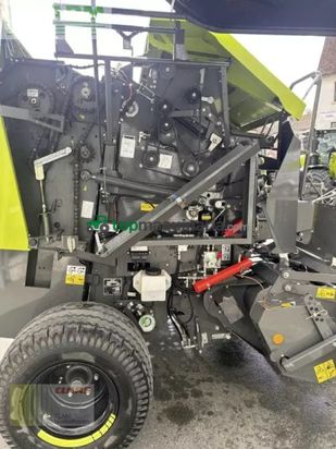 Empacadora gigant - Claas - rollant 520 rc cnob-edition