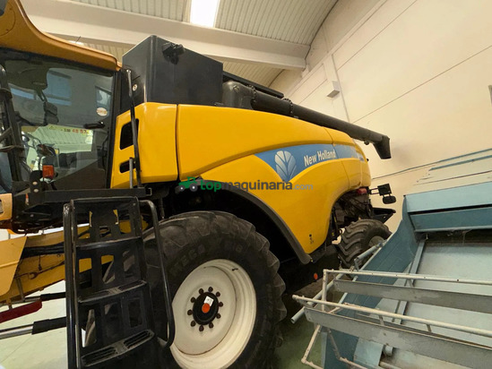 Cosechadora de Cereal - New Holland - CX8070