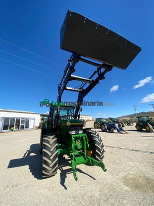 Tractor agrícola - John Deere 6900 con pala