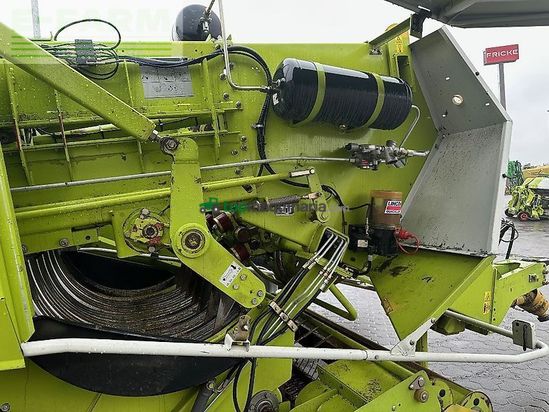 Empacadora gigant - Claas - quadrant 2200 rc