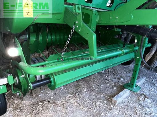 Empacadora gigant - John Deere - v451m