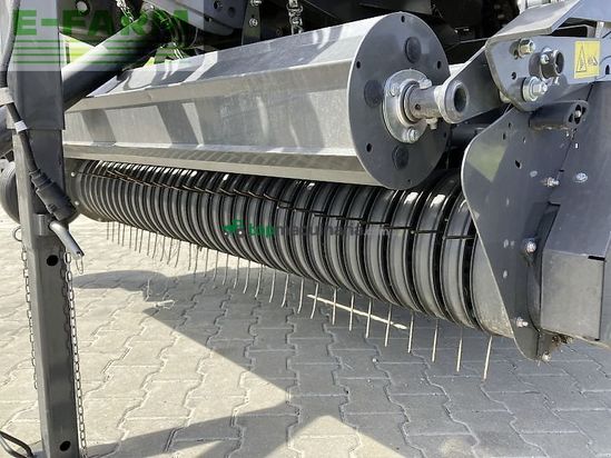 Empacadora gigant - Claas - rollant 520 rc cnob-edition