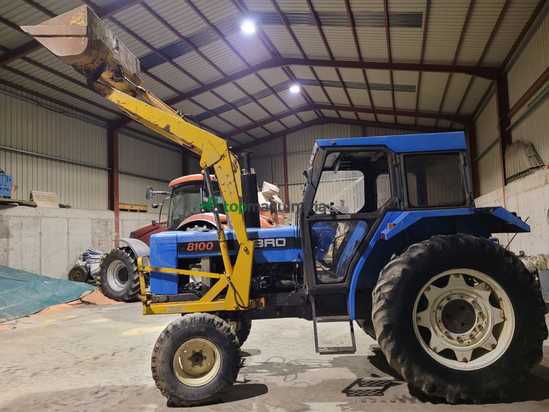 Tractor agrícola - Ebro 8100 con pala 