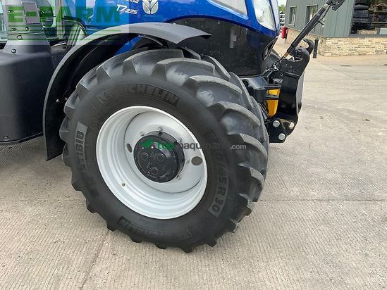 Tractor agrícola - New Holland - t7.225 blue power tractor (st26639)