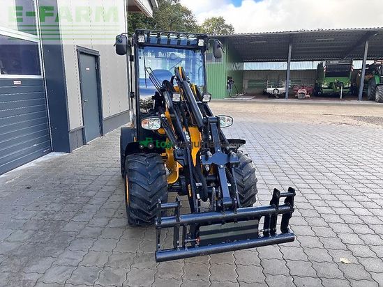 Minicargadora - JCB - 403 plus
