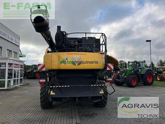 Cosechadora de Cereal - New Holland - cr 9.90 raupe