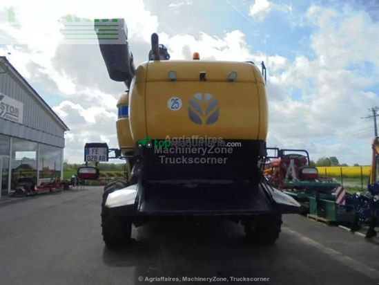 Cosechadora de Cereal - New Holland - cx8-70