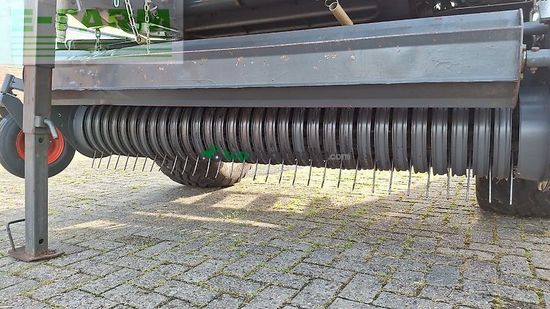 Empacadora gigant - Claas - variant 385