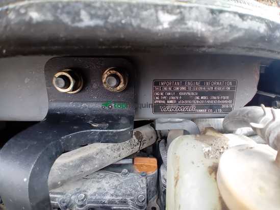 Miniexcavadora TAKEUCHI TB215R