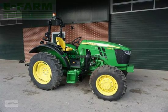 Tractor agrícola - John Deere - 5050e neumaschine