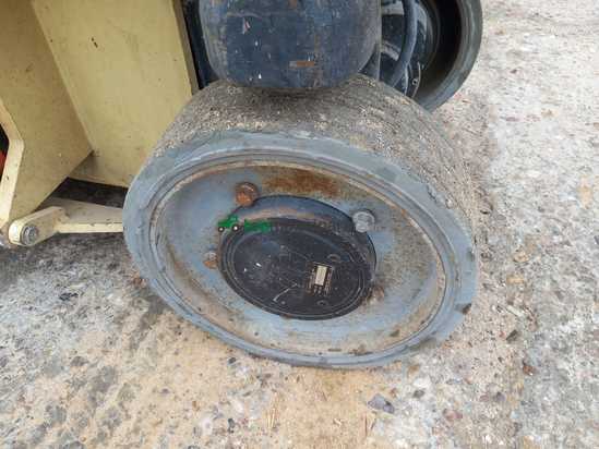 Tijera JLG 2030ES