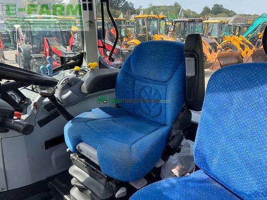 Tractor agrícola - New Holland - t6020 tractor (st27364)
