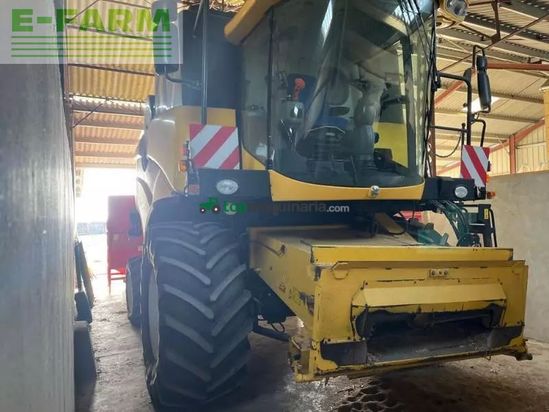 Cosechadora de Cereal - New Holland - cx5090