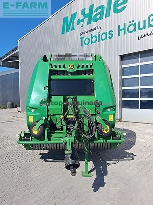 Empacadora gigant - John Deere - v 451 m