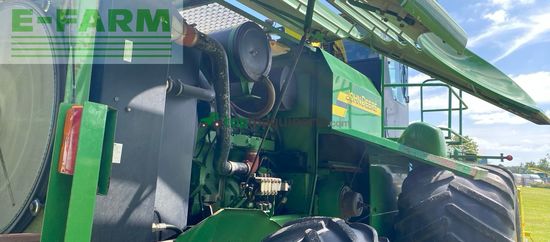Cosechadora de Cereal - John Deere - 7700