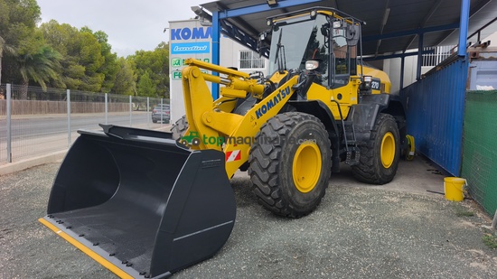 Pala cargadora Komatsu WA270-8