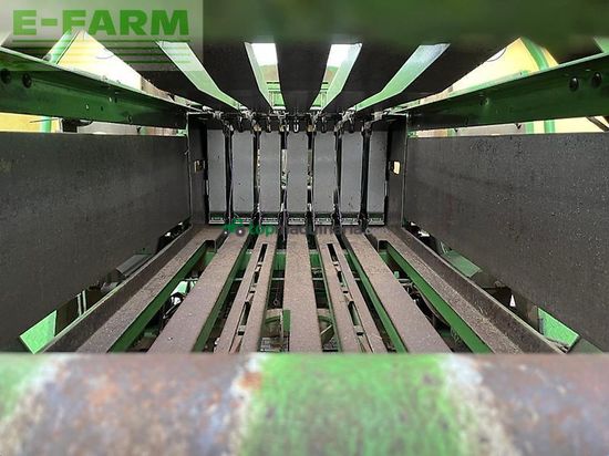 Empacadora gigant - Krone - big pack 127 multi-cut vfs