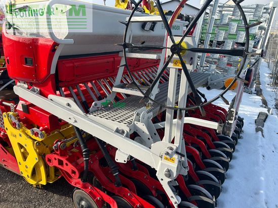 Grada rotativa - Pöttinger - Kreiselegge Lion 3040