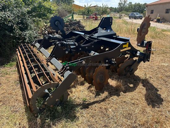 Grada rápida de 3 metros. Marca: AG Group