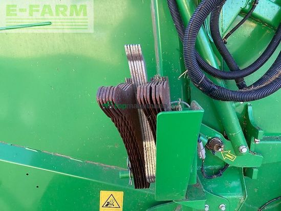 Empacadora gigant - John Deere - v451m