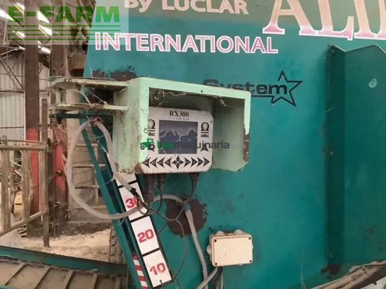 Remolqu esparcidor -  - taurus