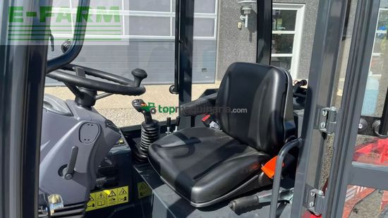 Minicargadora - Thaler - 2438l dpf kabine og brede hjul