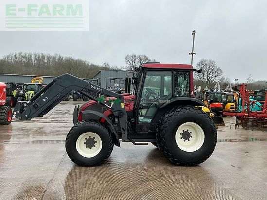 Tractor agrícola - Valtra - a93 tractor (st25537)