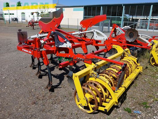 Cultivador - Pöttinger - Synkro 3030