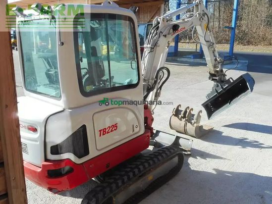 Excavadora - Takeuchi - tb 225 ( 2.400kg ) mit hydr. verstellfahrwerk