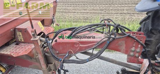 Empacadora gigant - New Holland - 5950