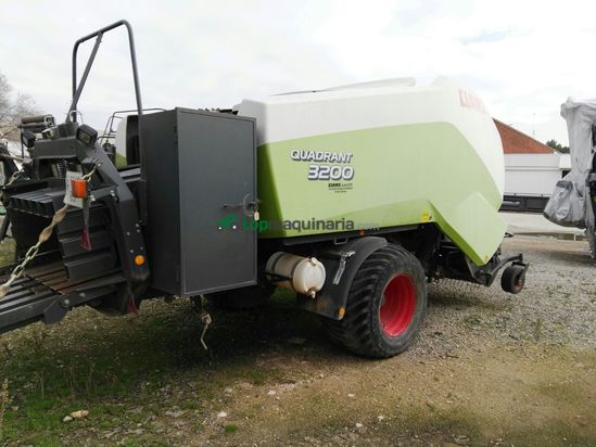 Empacadora gigant - Claas - QUADRANT 3200 