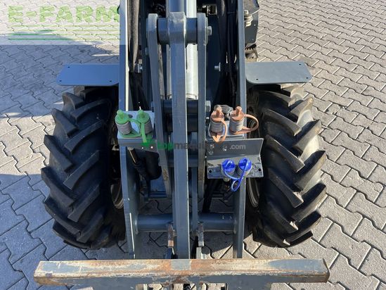 Minicargadora - Giant - 2300hd mit vierkant aufnahme