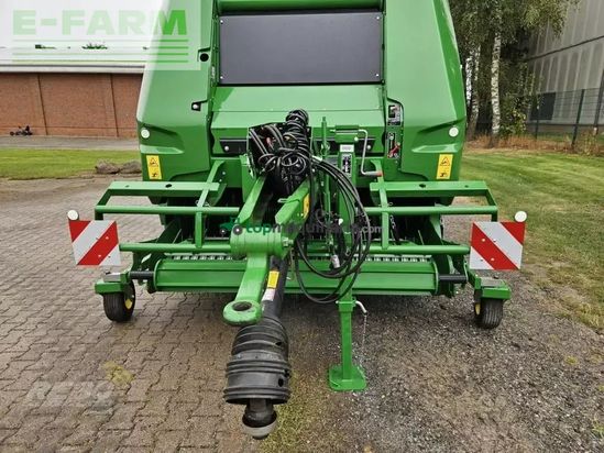 Empacadora gigant - John Deere - v461m