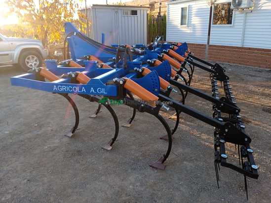 Cultivador en tres filas, 19 brazos en 40x30