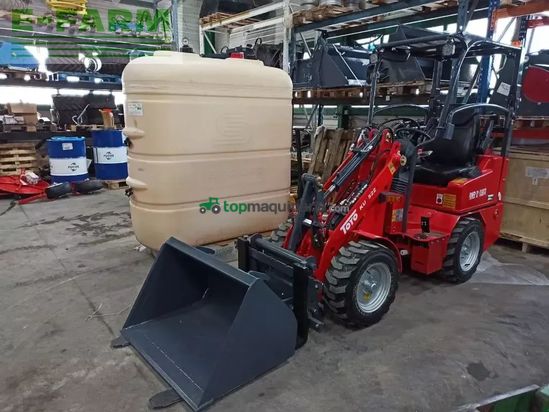 Telescopica - Toyo - valet de ferme avec godet multi-service disponible