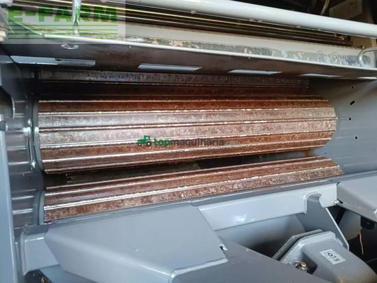 Empacadora gigant - Claas - presse à balles rondes rollant 520rc claas