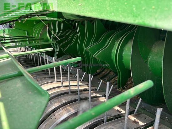Empacadora gigant - John Deere - v461m