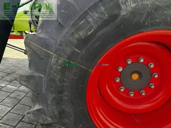 Cosechadora de Cereal - Claas - trion 750 + v770