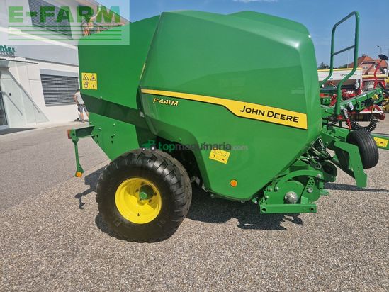 Empacadora gigant - John Deere - F441M