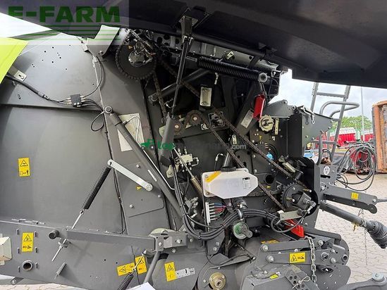 Empacadora gigant - Claas - variant 480 rc trend