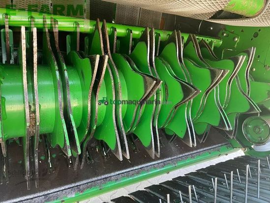 Empacadora gigant - John Deere - 864