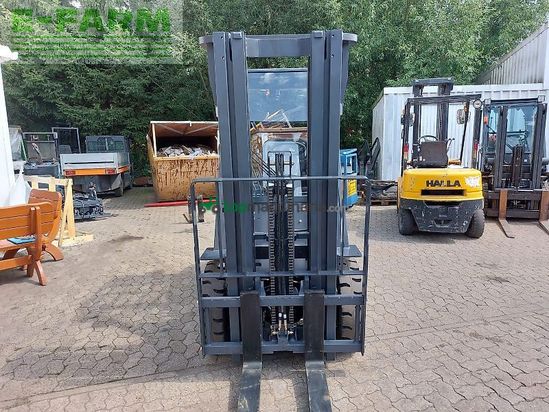 Elevadora -  - pfd25.33-ii 2,5t dieselstapler mit seitenschieber
