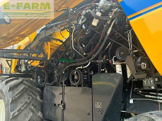 Cosechadora de Cereal - New Holland - cx 8.90 slh