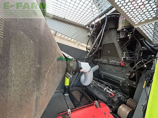 Cosechadora de Cereal - Claas - jaguar 890 mit kemper 360 und pu