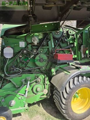 Empacadora gigant - John Deere - c441r vente pour le compte du client