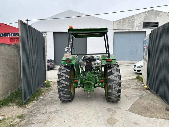 Tractor agrícola - John Deere - 2035
